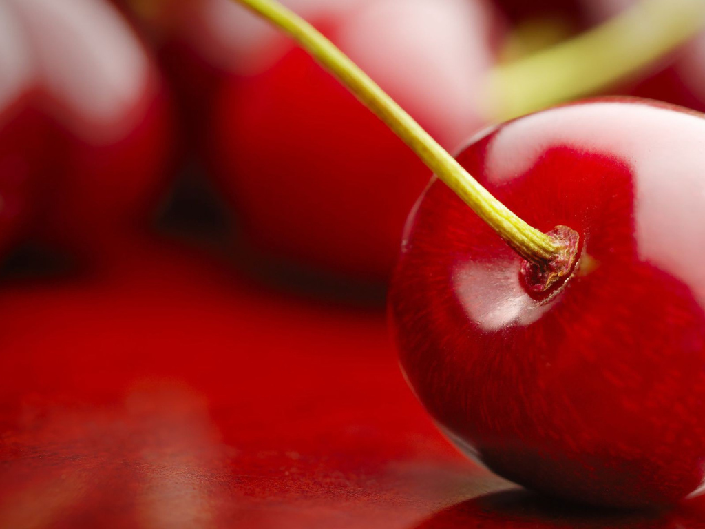 Красная черешня