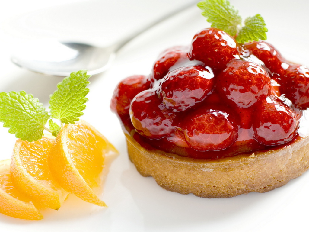 Пирожное с ягодами