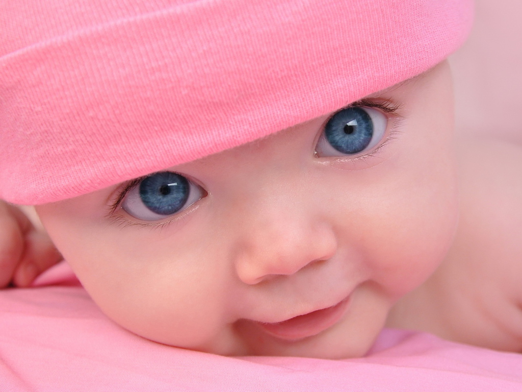 Девочка в розовой шапочке