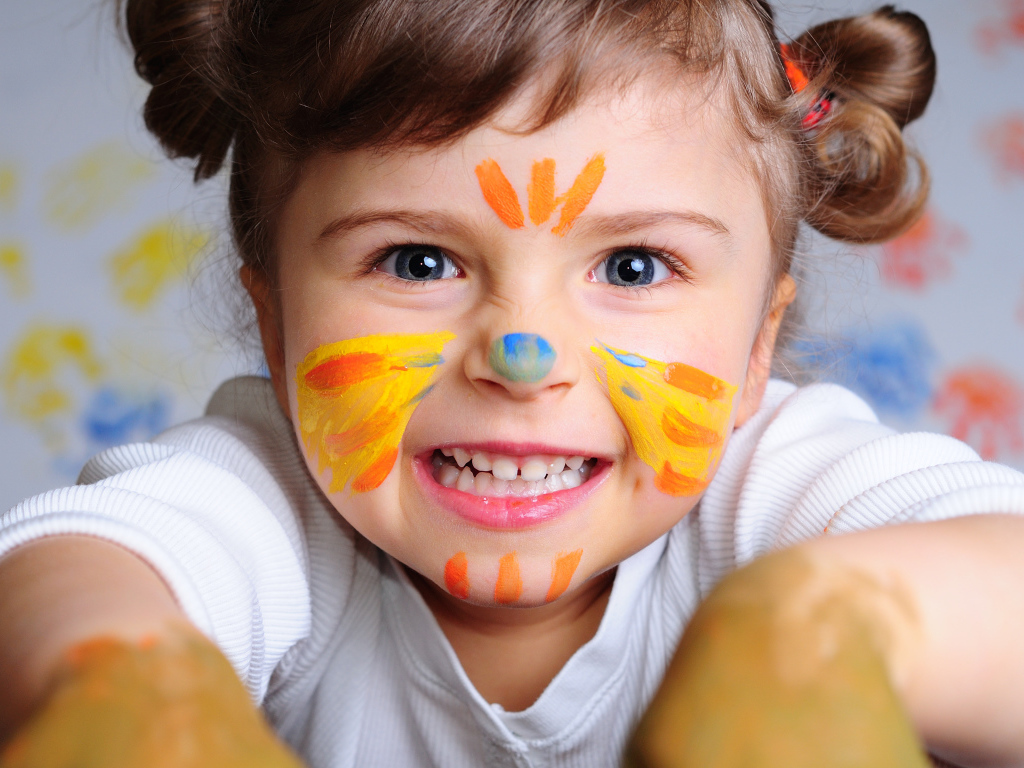 Разрисованный ребенок