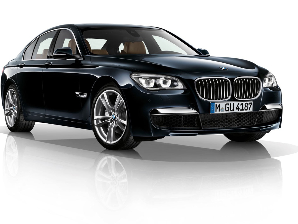 Черный BMW бизнес класса