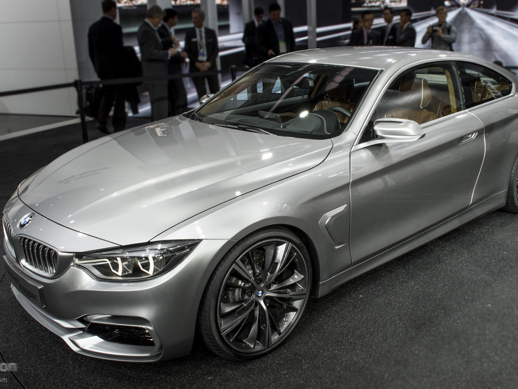 Серебряная BMW M4