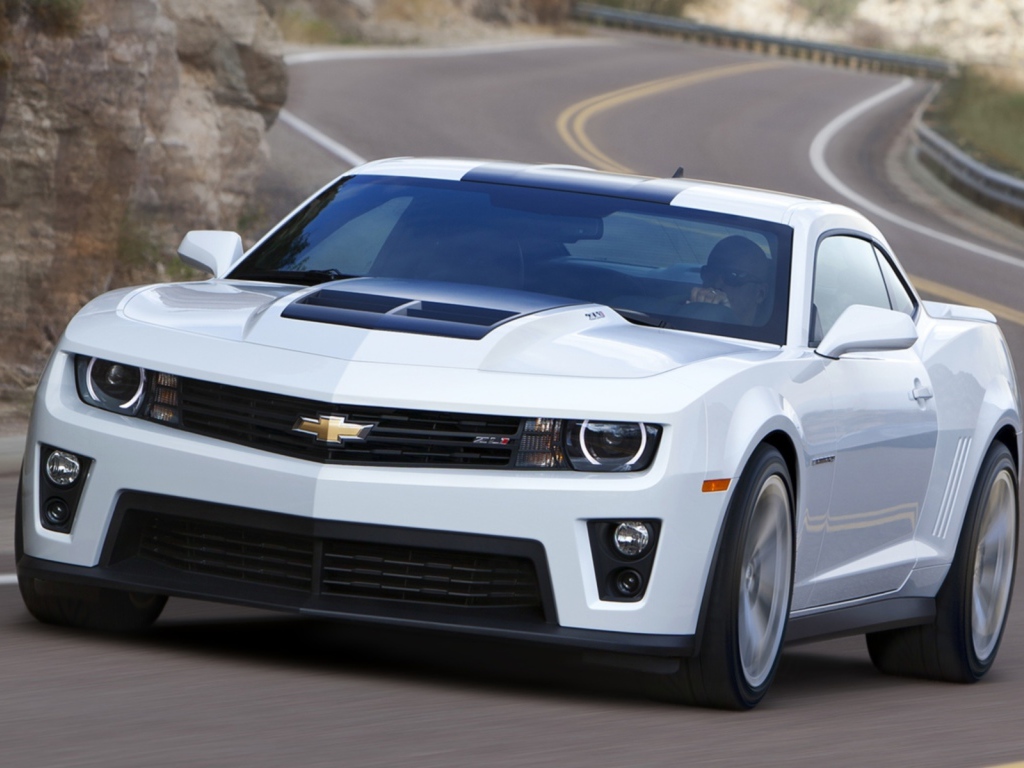 Шевроле камаро ZL1 белый