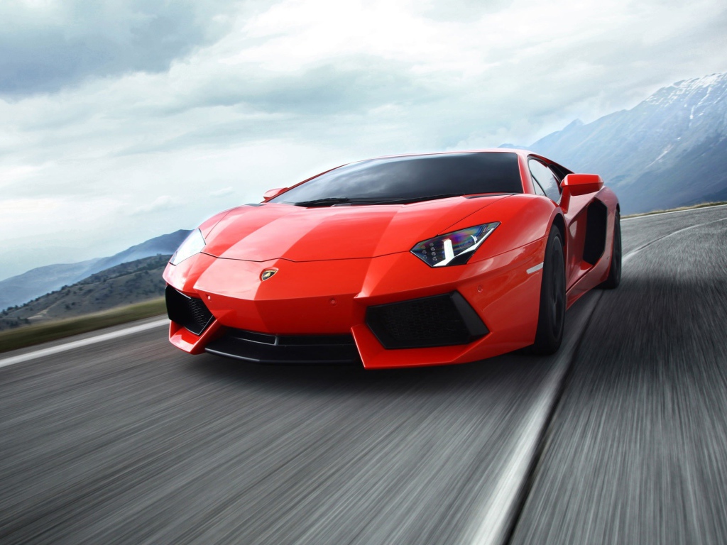 Lamborghini Aventador в движении