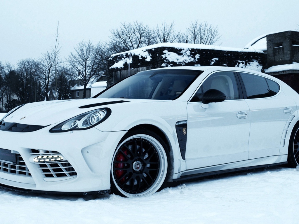 Порш Панамера на снегу
