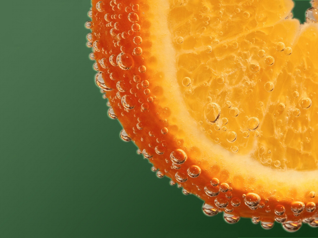 Апельсин в капельках