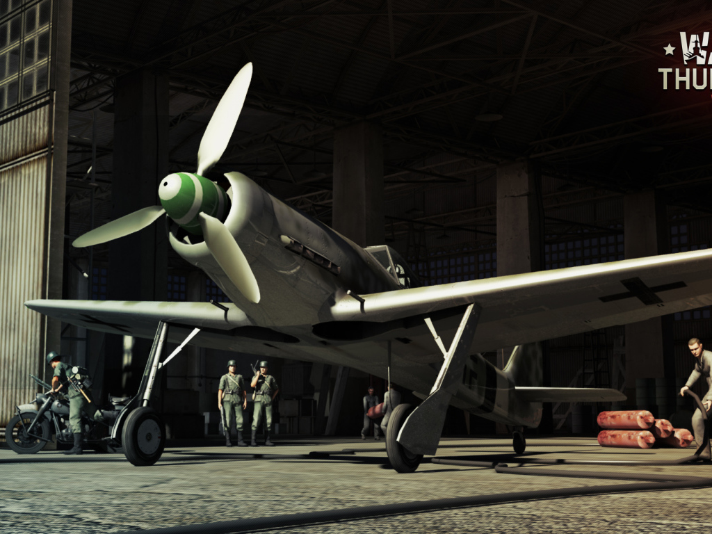 War Thunder самолет в гараже