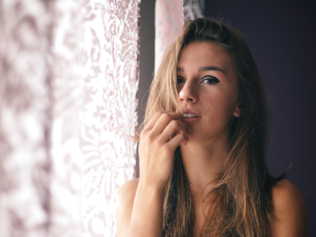 Юлия с распущенными волосами