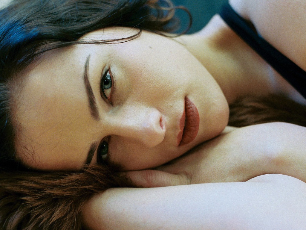 Женщина с голубыми глазами