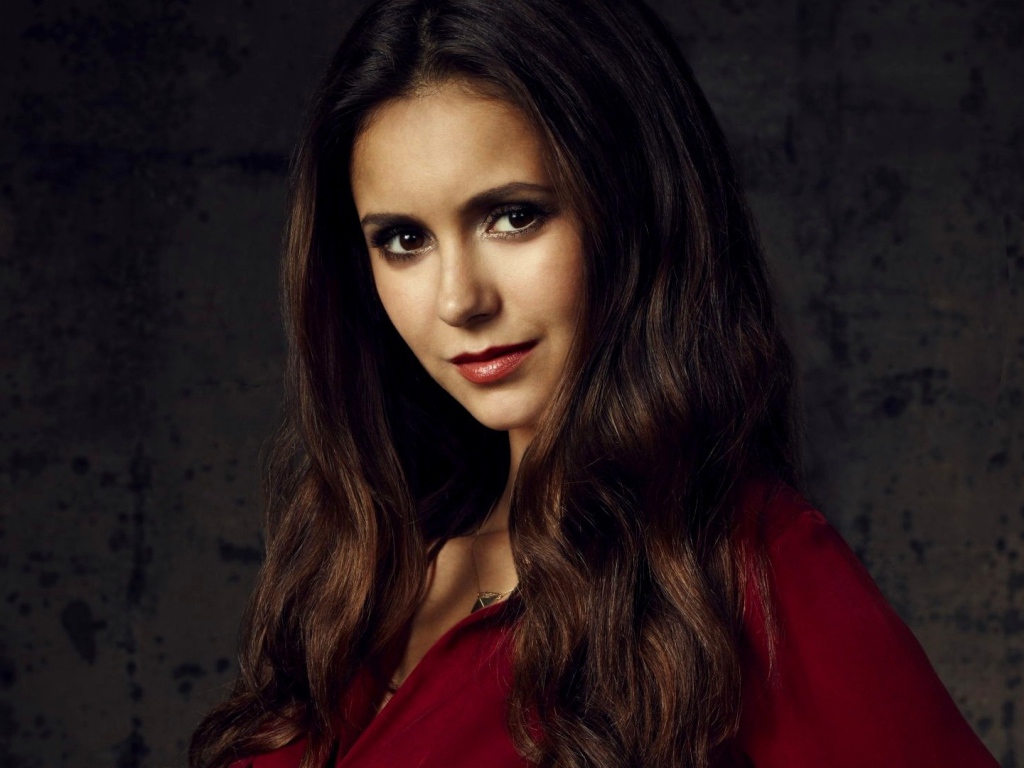 Актриса Нина Добрев