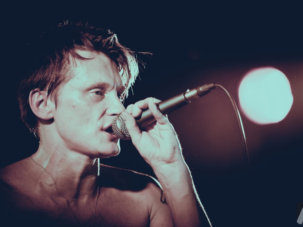 Солист группы Курара