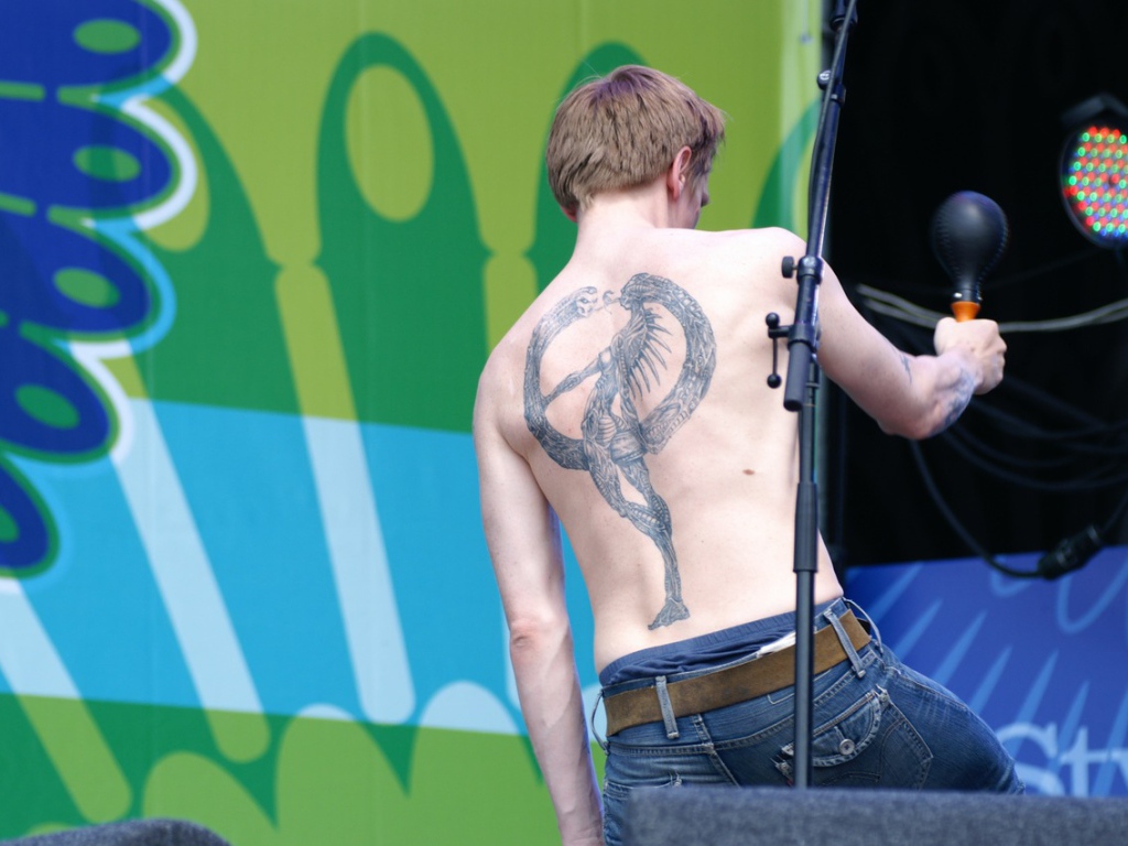 Курара на сцене