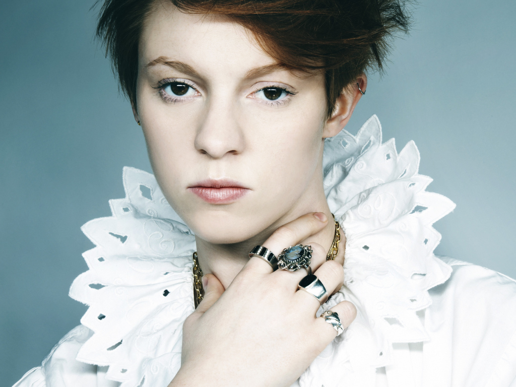 La Roux позирует для камеры