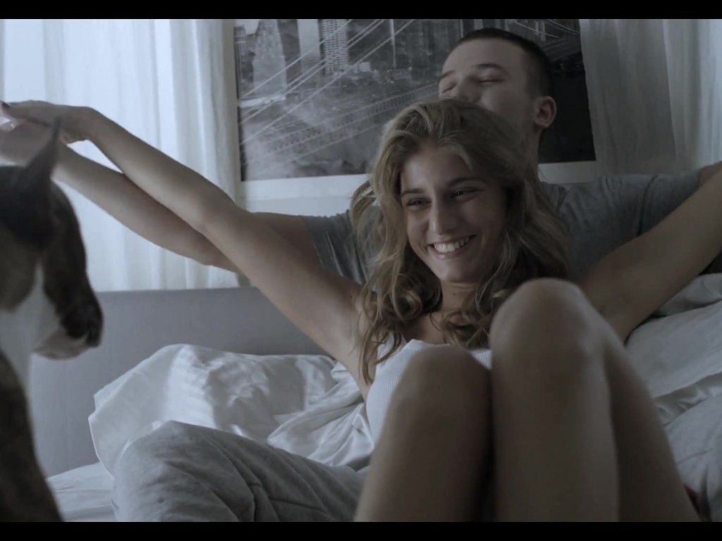 Макс Корж с девушкой и собакой