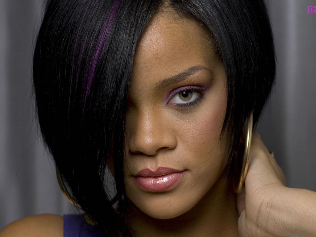  Rihanna крупным планом