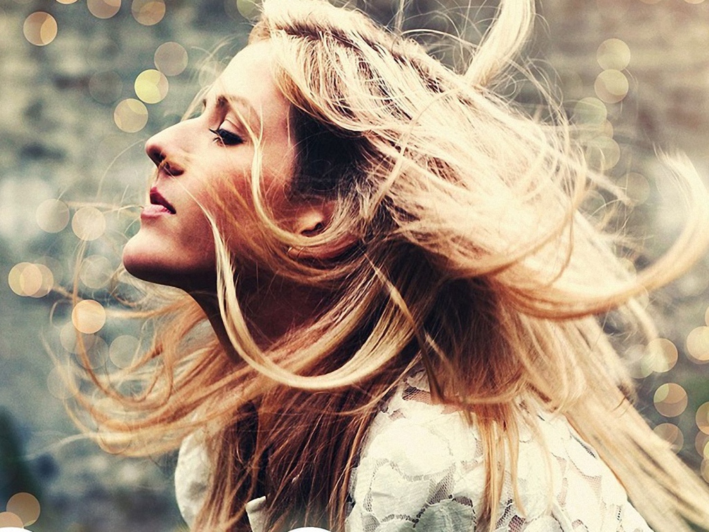 Singer Ellie Goulding