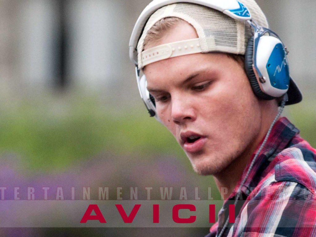 Avicii в наушниках
