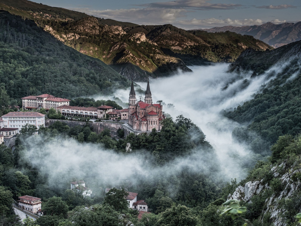 Храм в горах