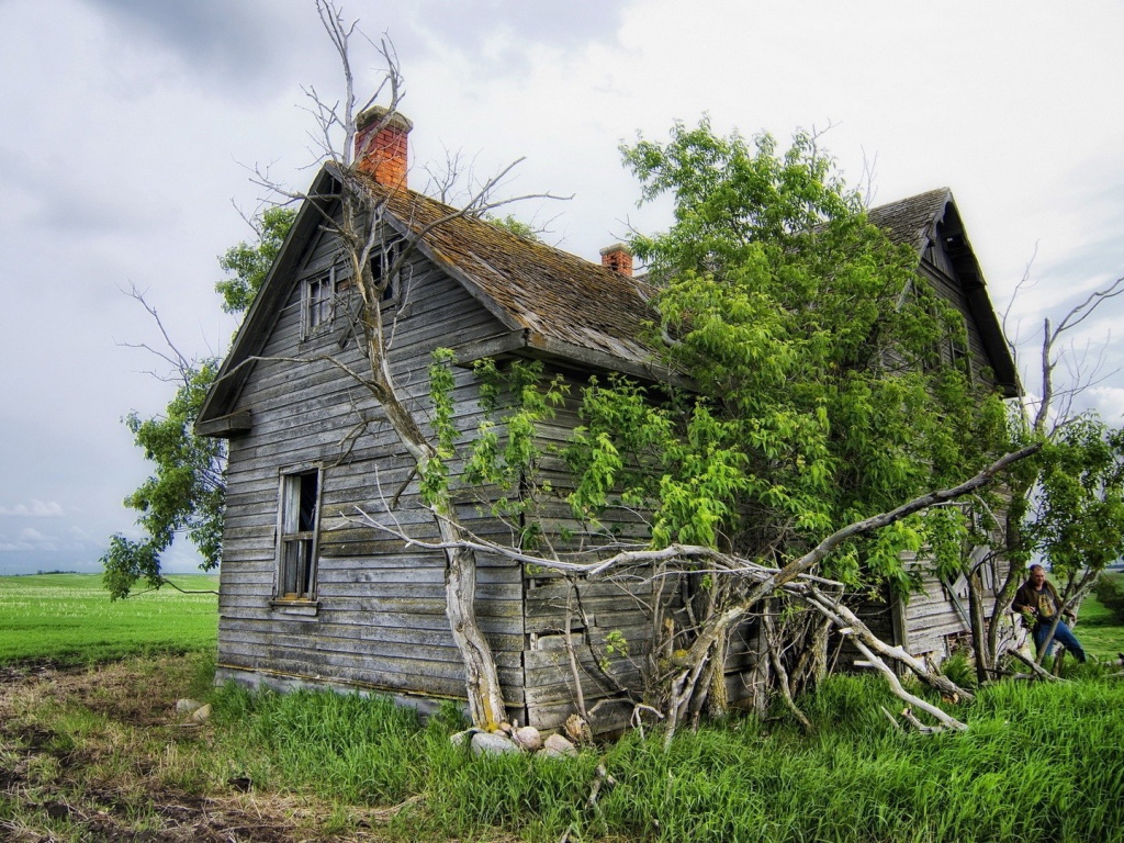 Старый деревянный дом