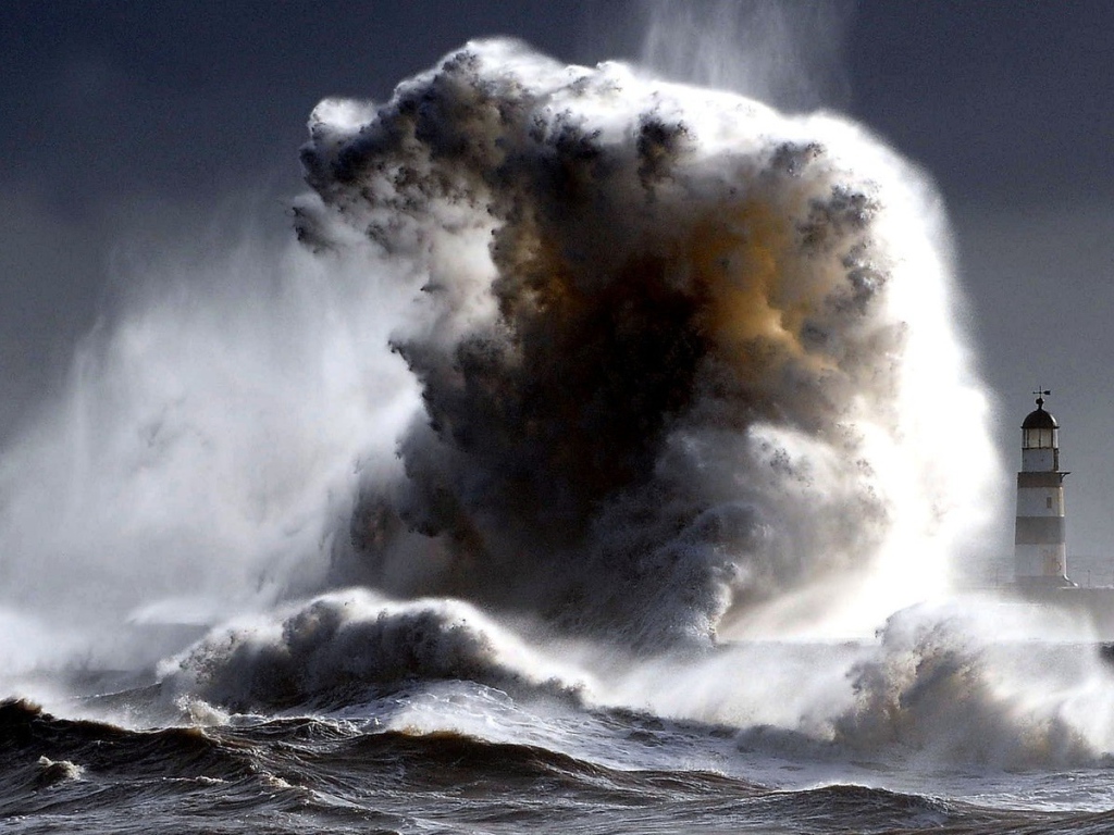 Огромная волна