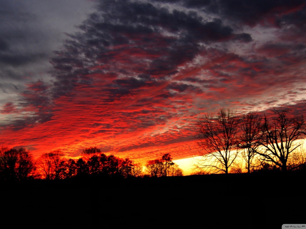 Багровые облака на закате