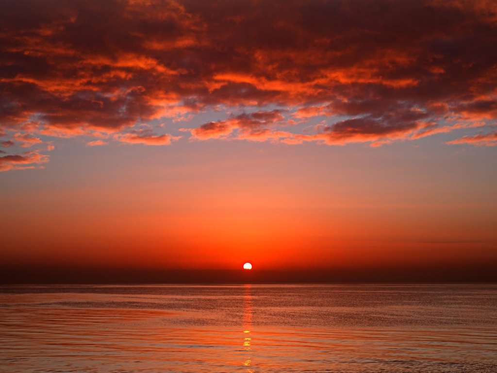 Закат в море