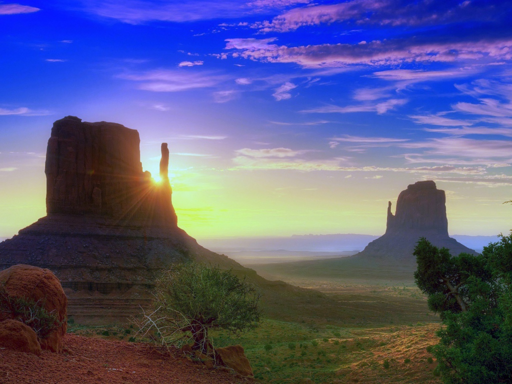 Закат у скал близнецов