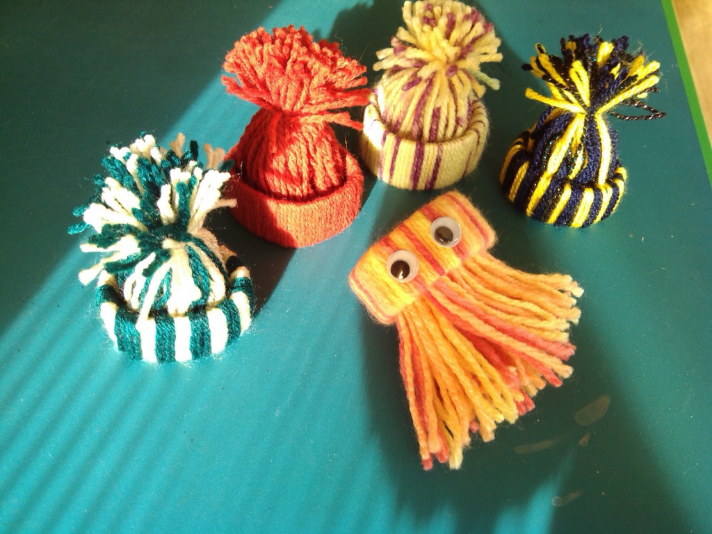 Елочные маленькие игрушки