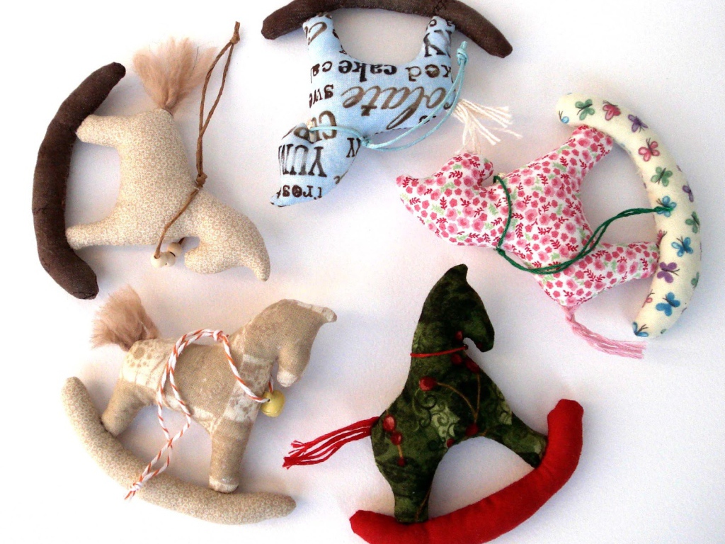 Фигурки лошадей