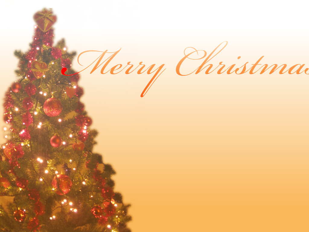 Новогодняя елка в оранжевом фоне