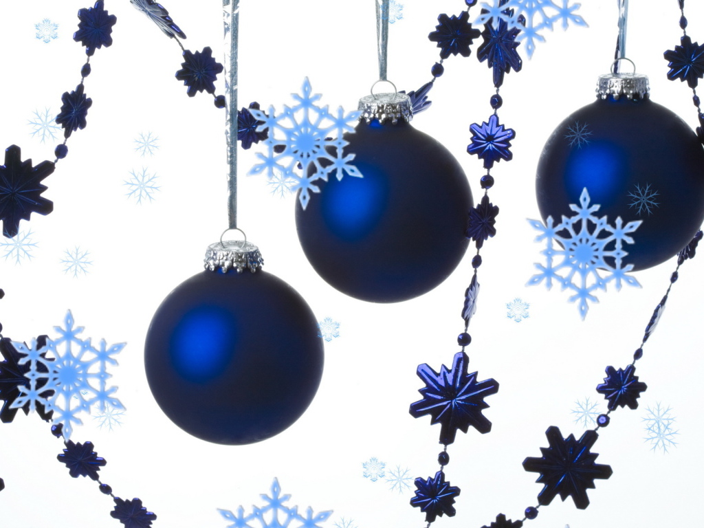 Глупые снежинки тают на гирляндах