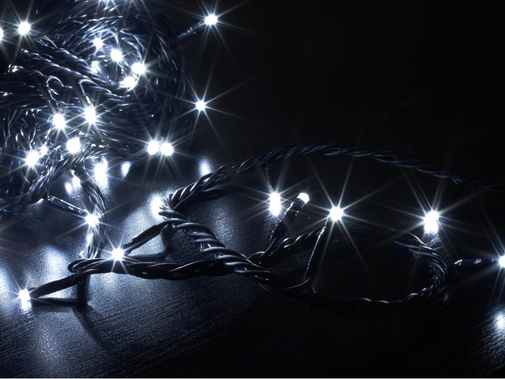 Белая гирлянда