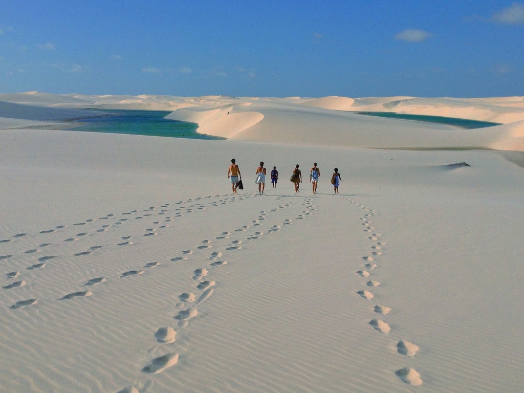 Следы на песке в Бразилии