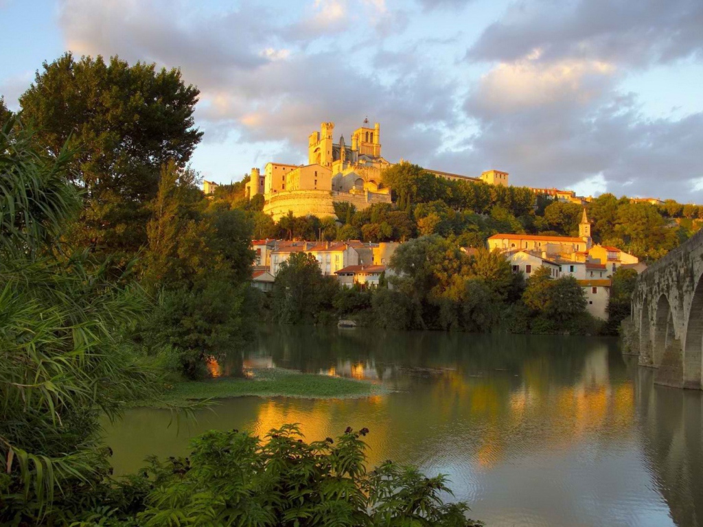 Пейзаж Франции с собором