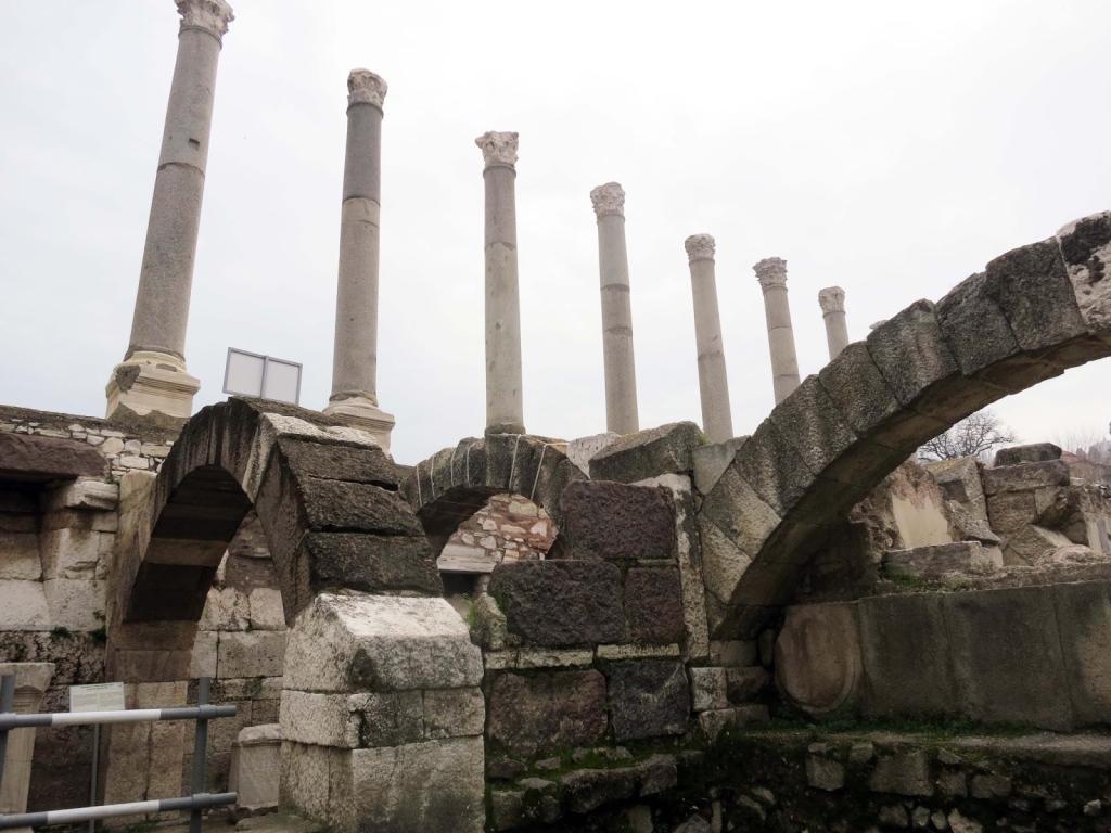 Древняя сеть туннелей Агора Турция