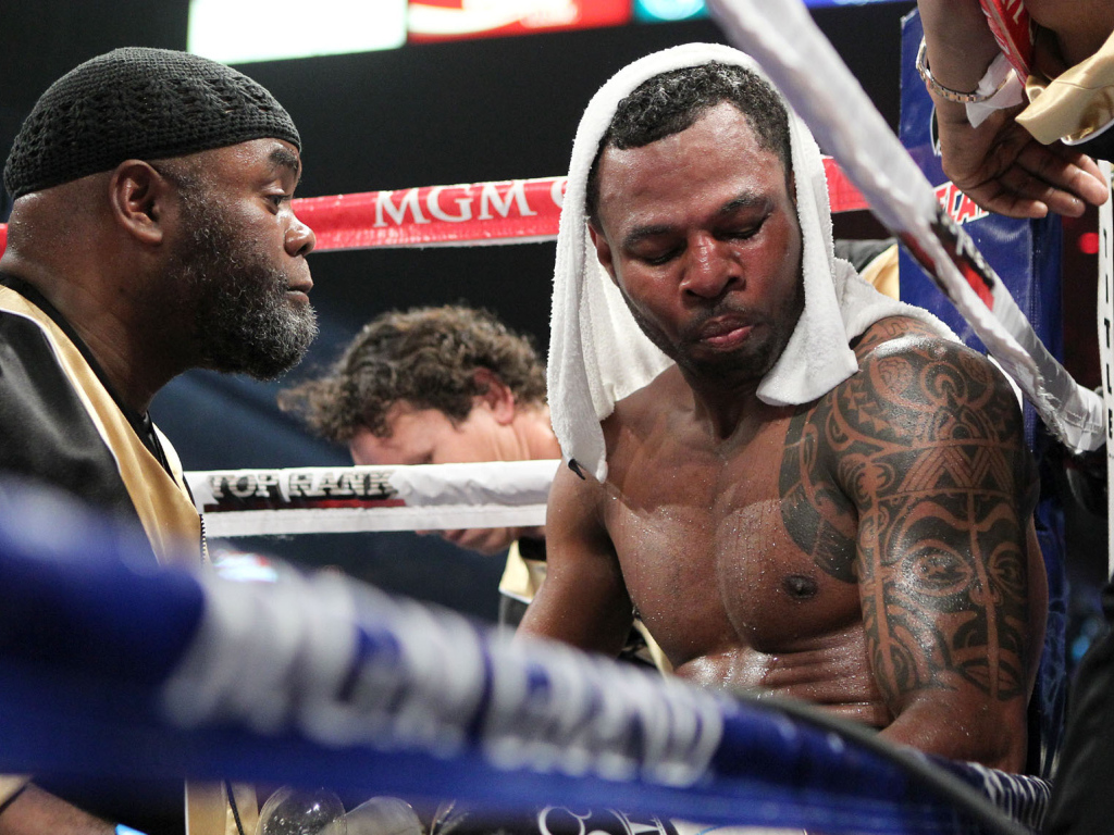 Известный боксер Шейн Мосли после третьего раунда