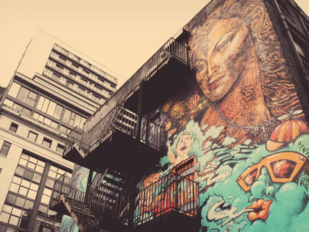 Граффити искусство на многоэтажном доме