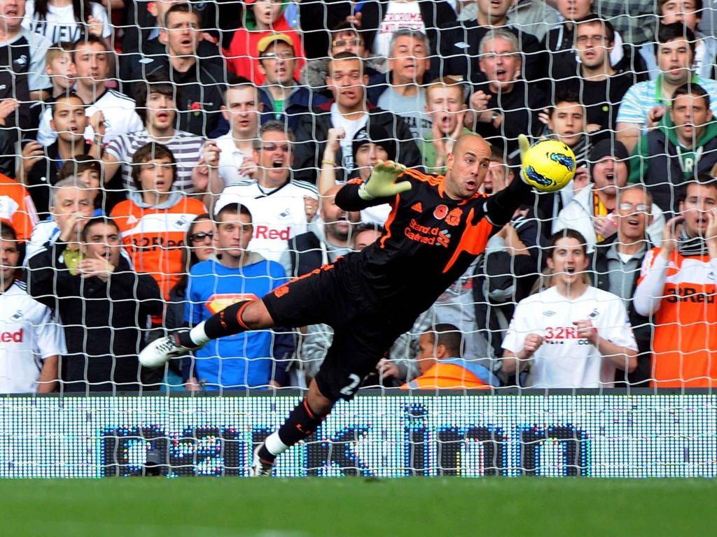 Наполи Пепе Рейна ловит мяч