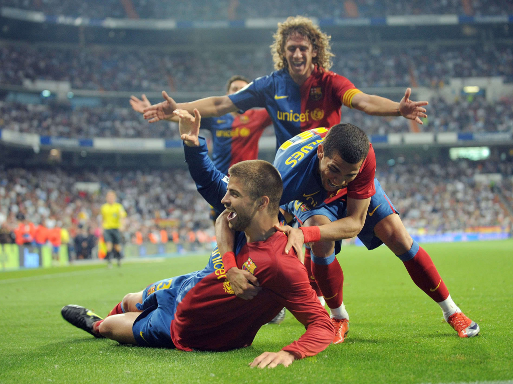 Защитник Барселоны Херард Пике забил гол