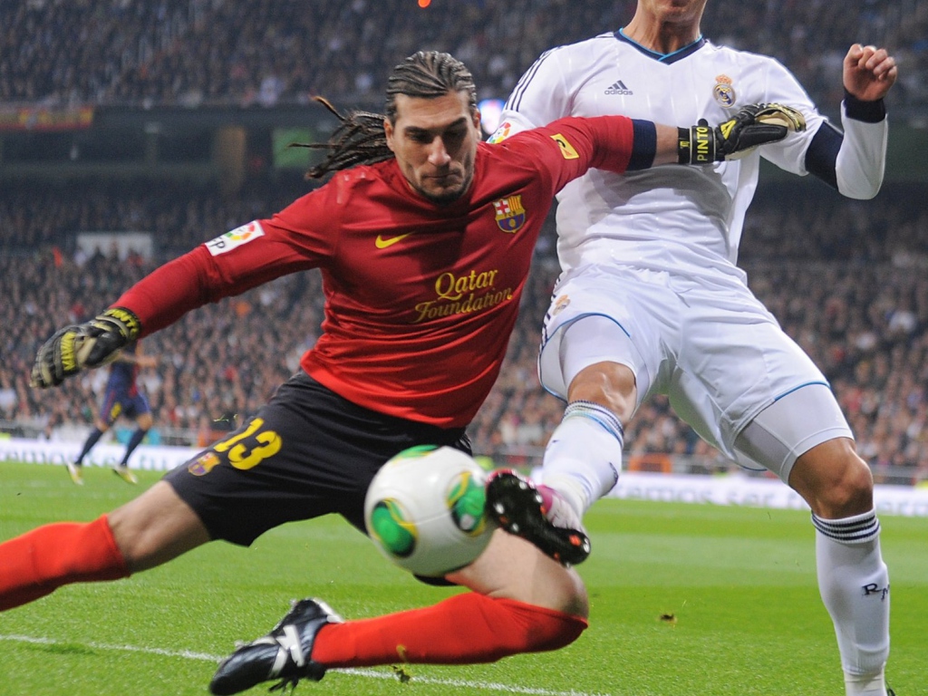 Вратарь Барселоны Хосе Пинто
