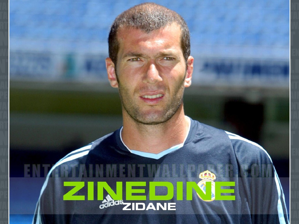 Легенда футбола Зинедин Зидан под солнцем