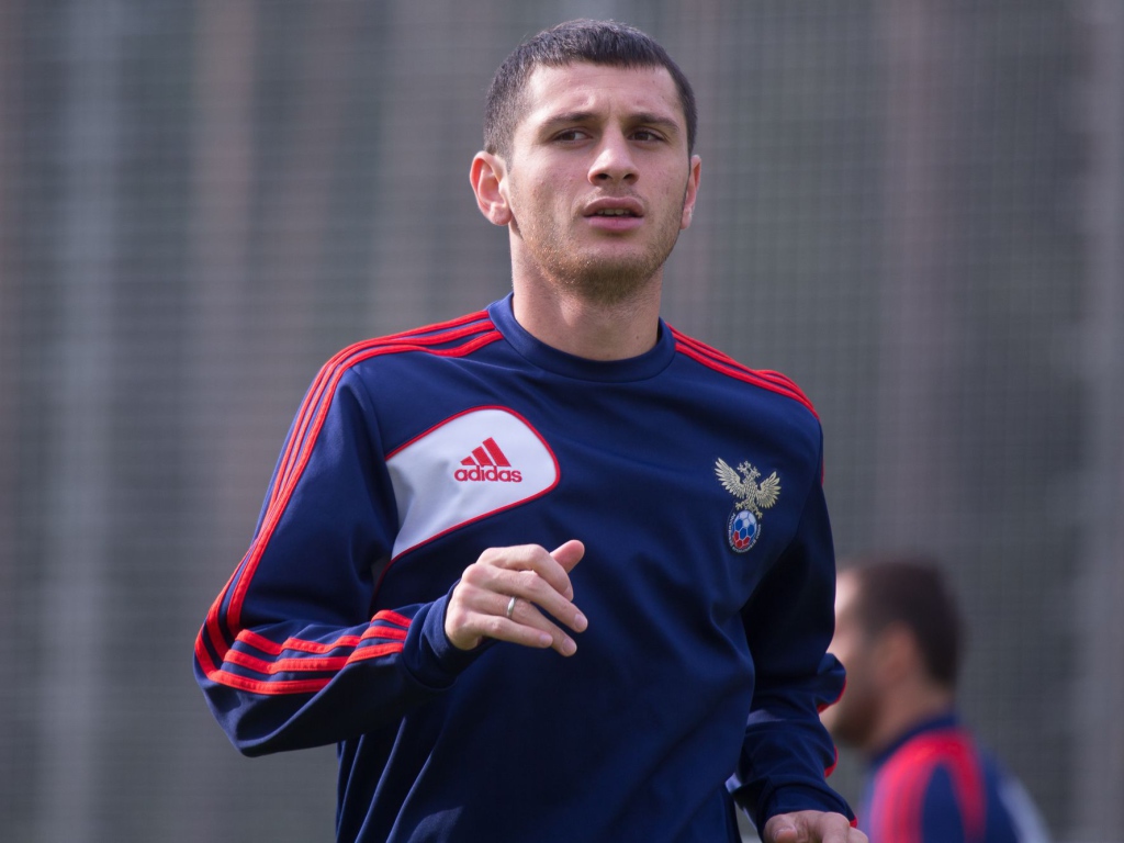 Игрок ЦСКА Алан Дзагоев на тренировке