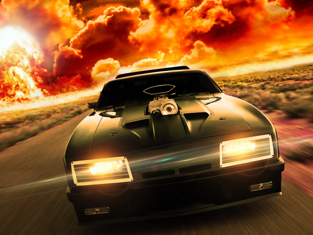 Скоростной автомобиль на фоне огня