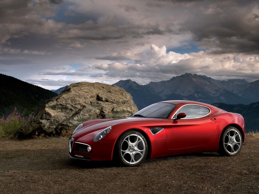 Надежная машина Alfa Romeo 8c competizione