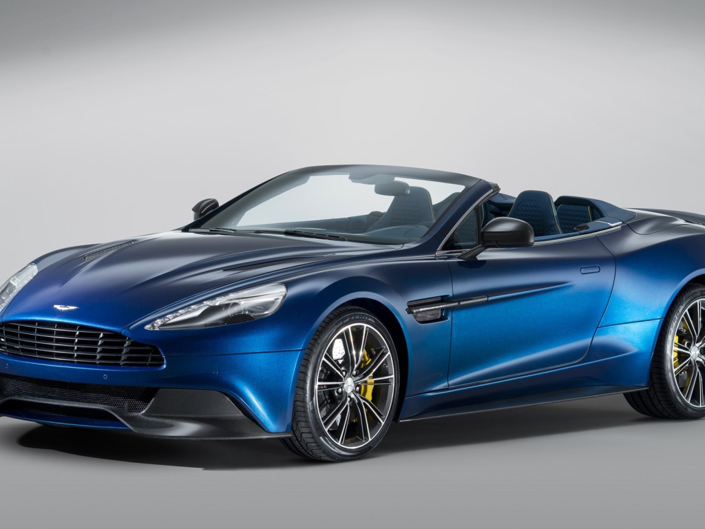 Красивый автомобиль Aston Martin volante