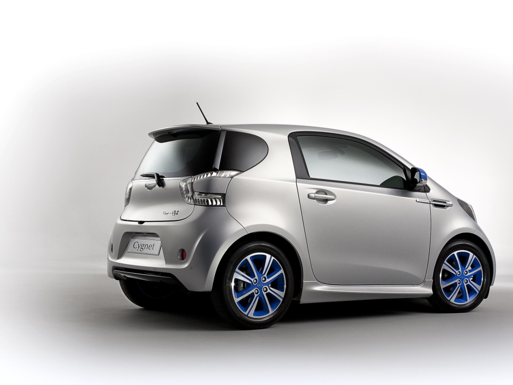 Дизайн автомобиля Aston Martin cygnet