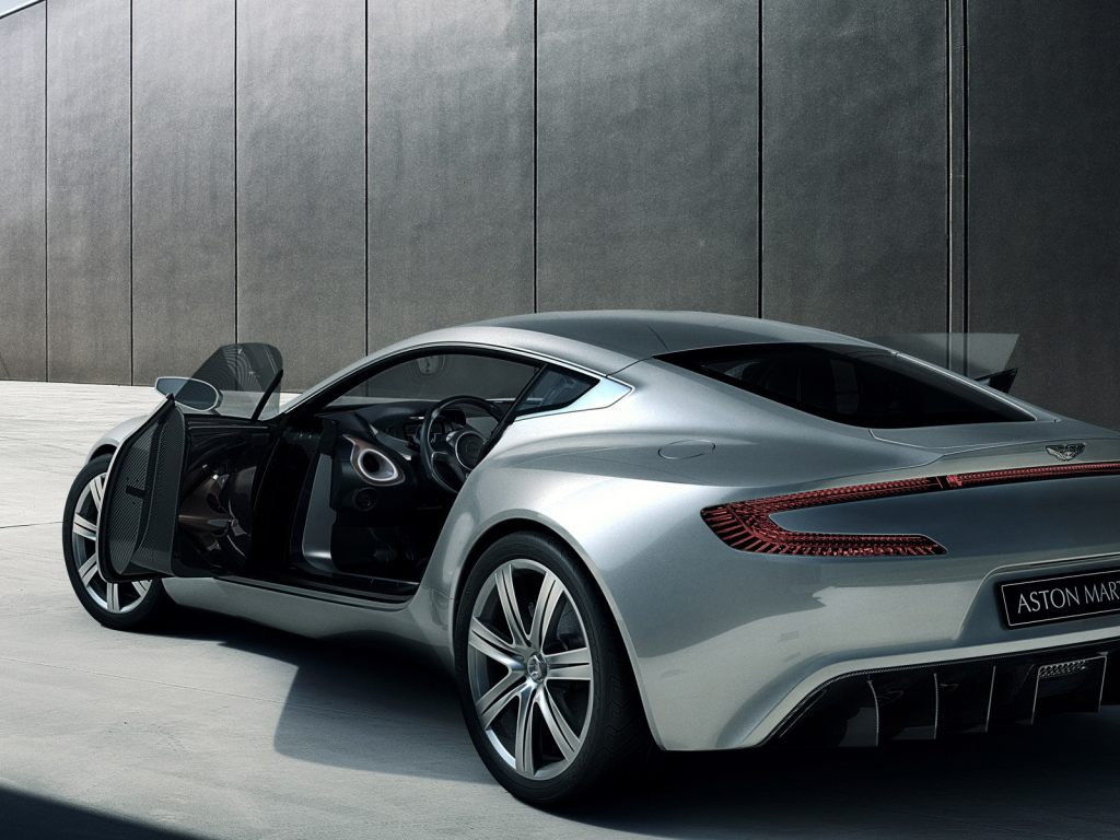 Надежная машина Aston Martin aspire