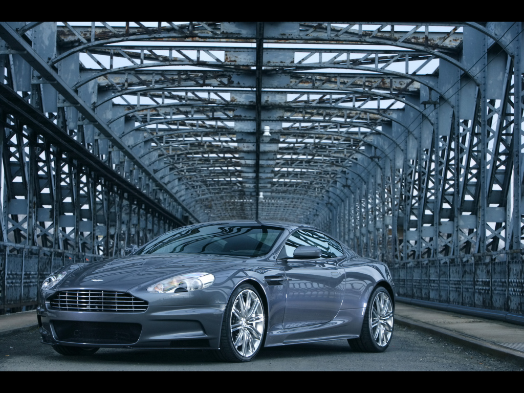 Тест драйв автомобиля Aston Martin dbs