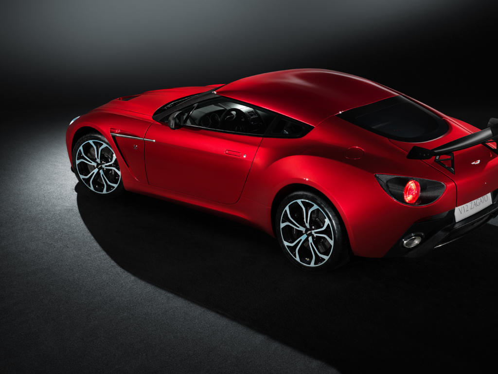 Тест драйв автомобиля Aston Martin 2013