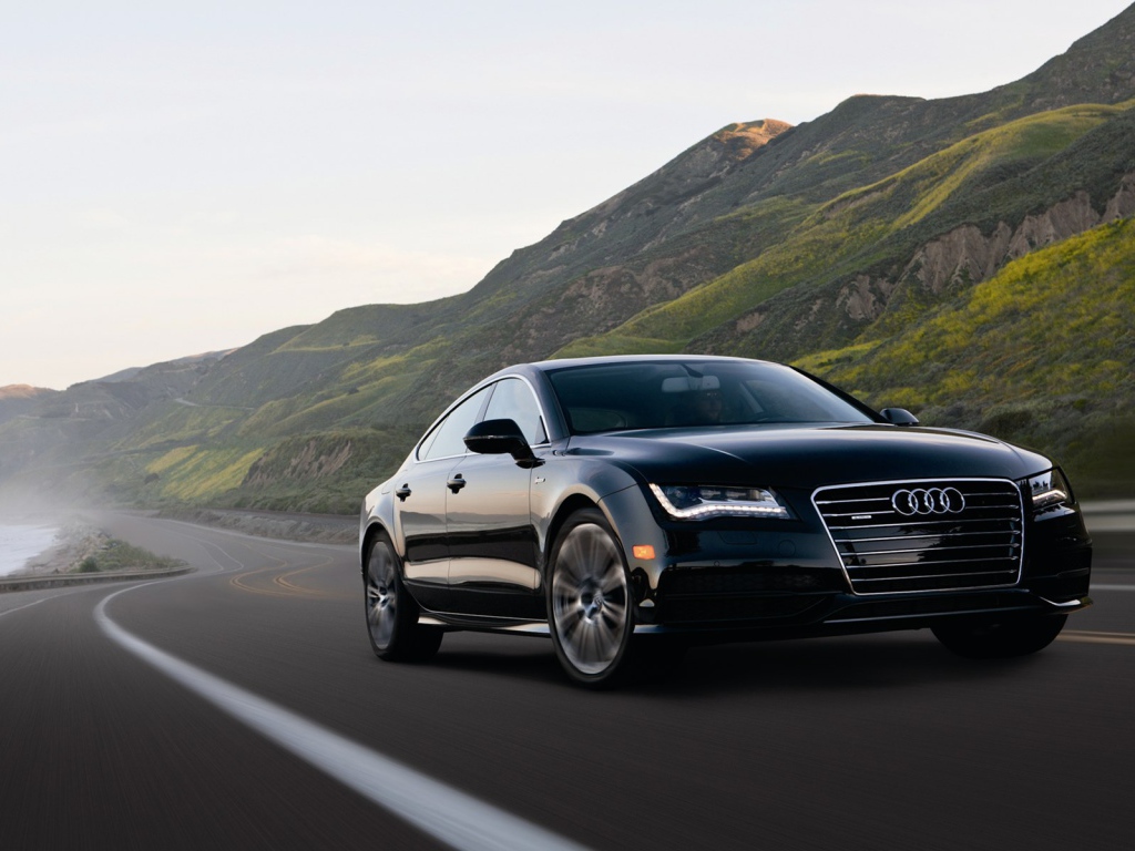 Красивый автомобиль Audi a7 в Москве